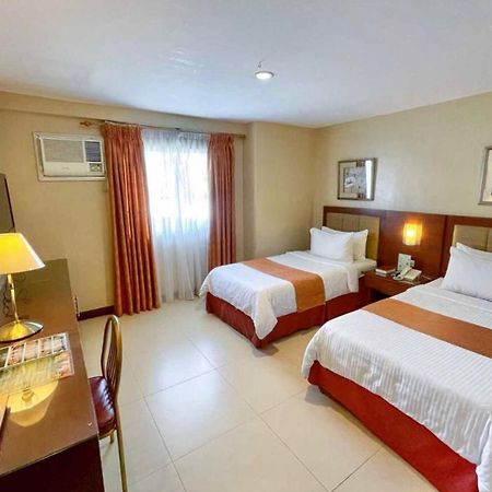 Royal Garden Hotel Ozamiz Eksteriør billede