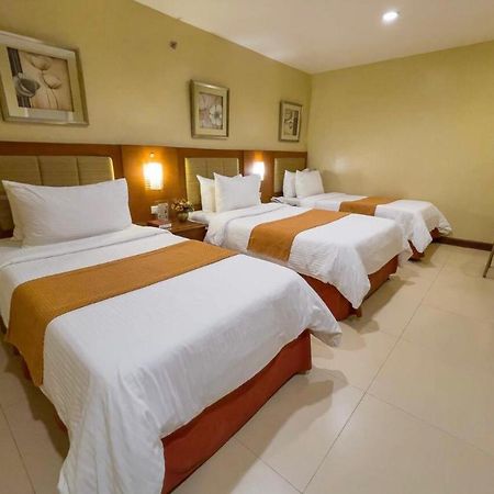 Royal Garden Hotel Ozamiz Eksteriør billede