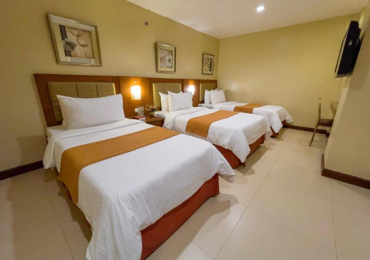 Royal Garden Hotel Ozamiz Eksteriør billede